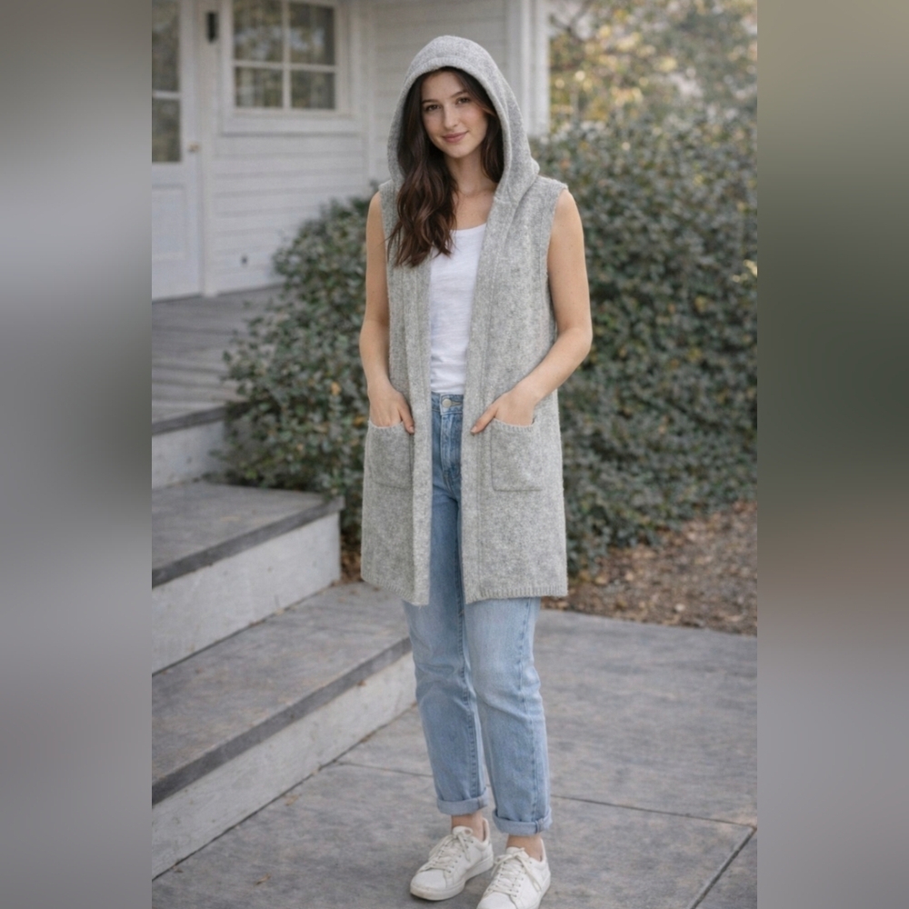 Tahari Hooded Sweater Vest Gray Merino Wool Blend Long Open Front Pockets Cozy